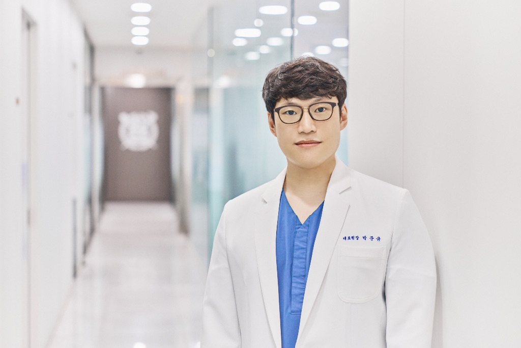 박준규 대표원장 — 서울대 출신 통합치의학과 전문의